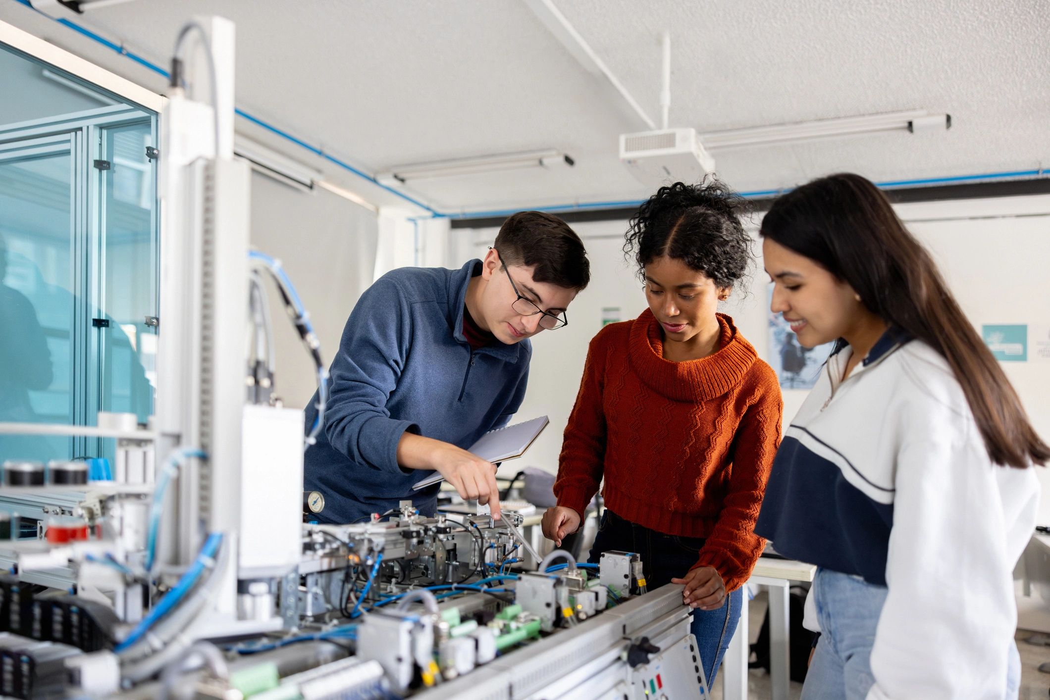 Diverse STEM teamwork